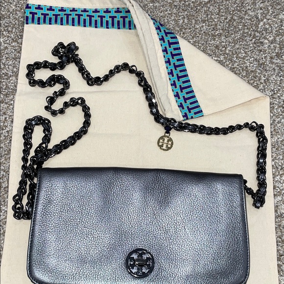 Tory Burch Adalyn Leather Crossbody clutch bag - Picture 14 of 14